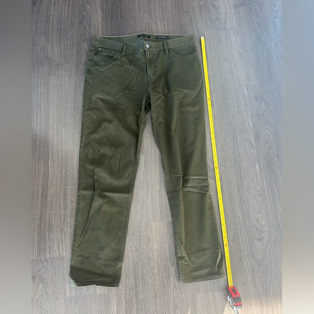 Banana Republic Men’s Khaki Traveler Trousers, Size 34x34, Athletic Tapered Fit